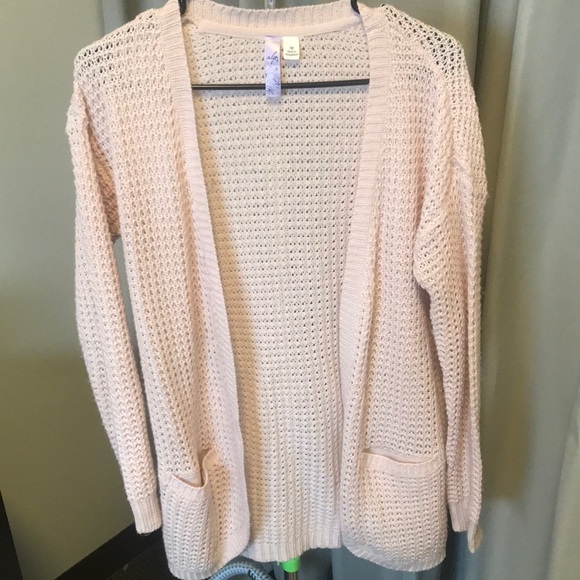 Francesca’s Light Pink Cardigan with Pockets - Picture 1 of 3